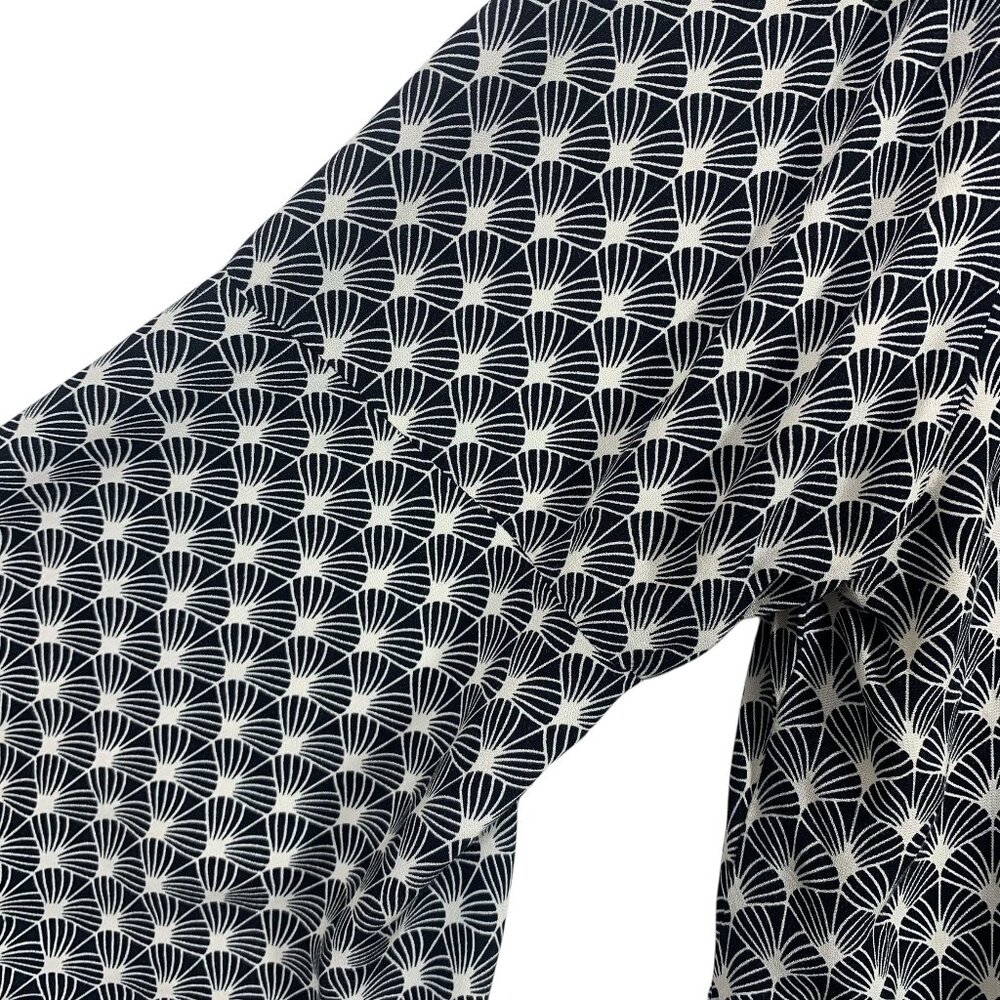Black & White Geometric Bell-Sleeve Blouse - Picture 6 of 15